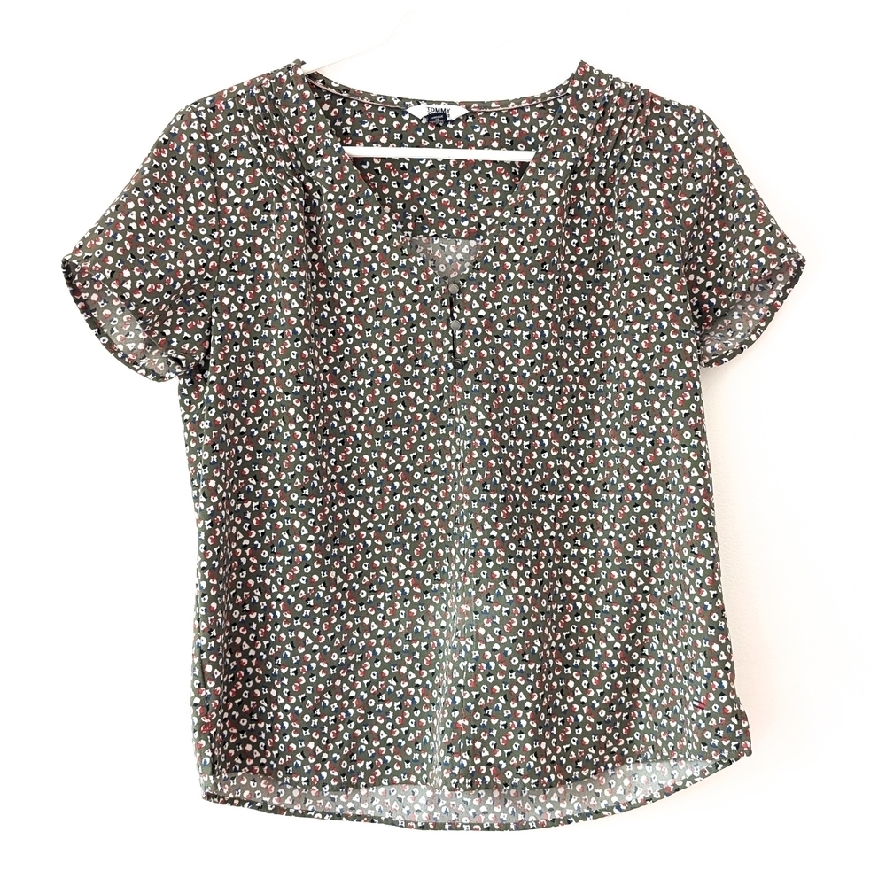 Tommy Jeans Floral Pattern No Wrinkle Blouse In Size S